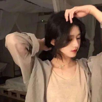 芒果和红色轮椅